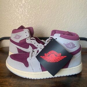 Air Jordan 1 Zoom CMFT 2
Women's Shoes